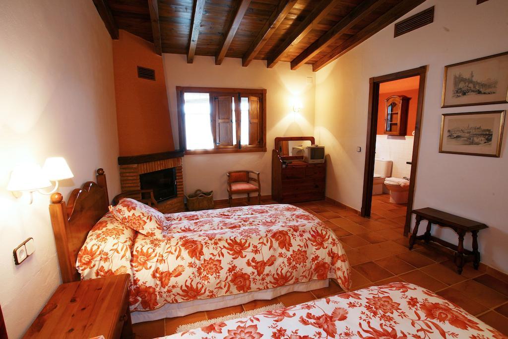 Palacio Viejo De Las Corchuelas 토레혼엘루비오 객실 사진